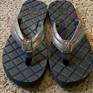 Reef silver metallic flip flop sandals